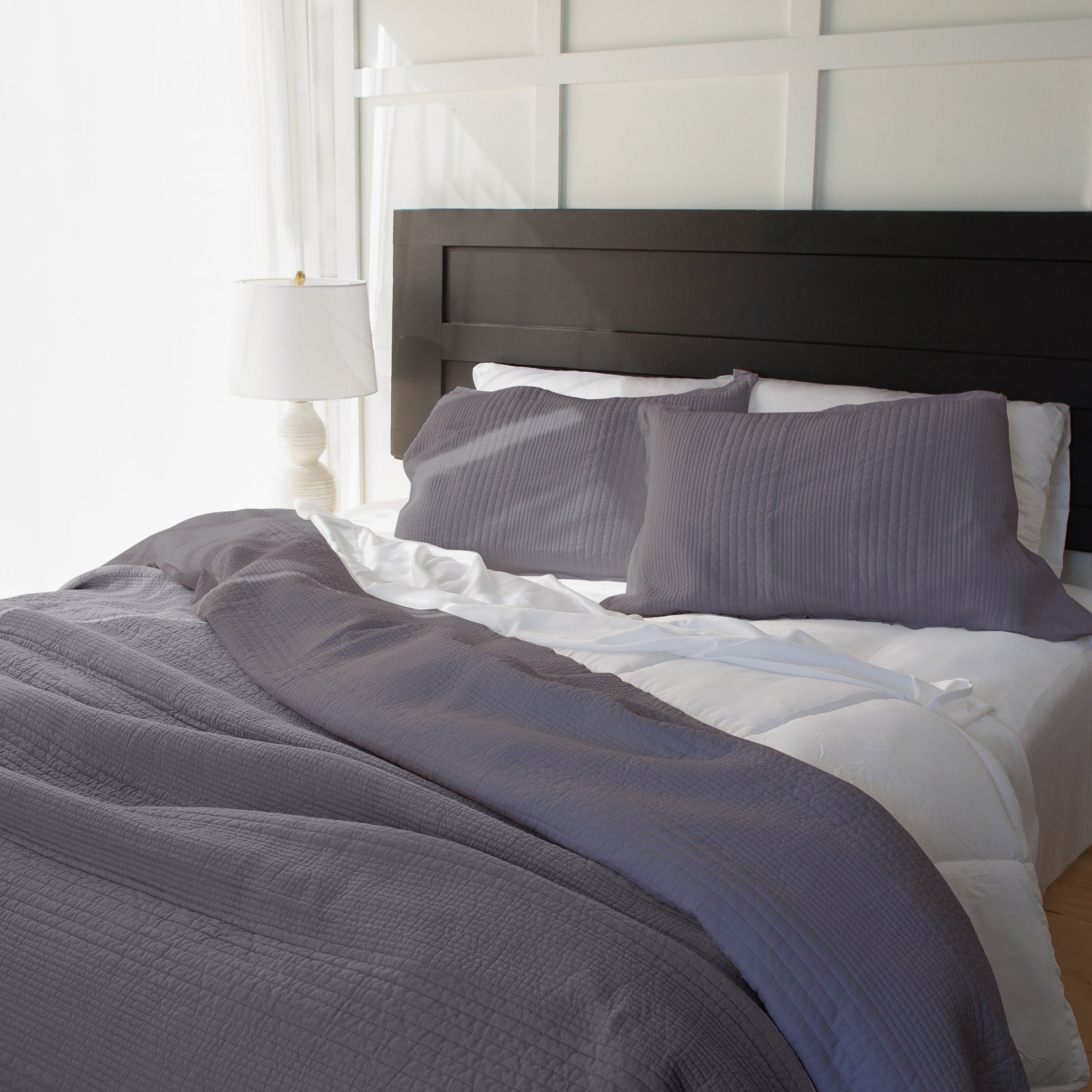 Longaberger 7-Piece Bedding Set - Smoke Quilt with White Sheet Set - Image 2