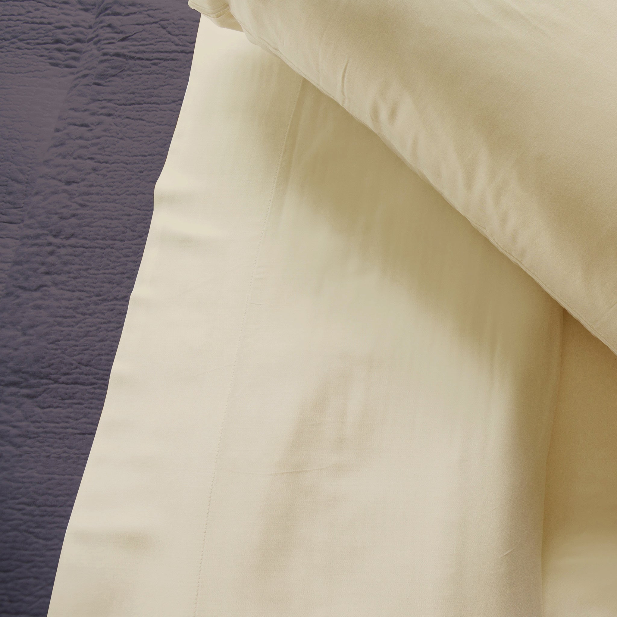 Longaberger 7-Piece Bedding Set - Smoke Quilt with Sand Sheet Set - Image 4