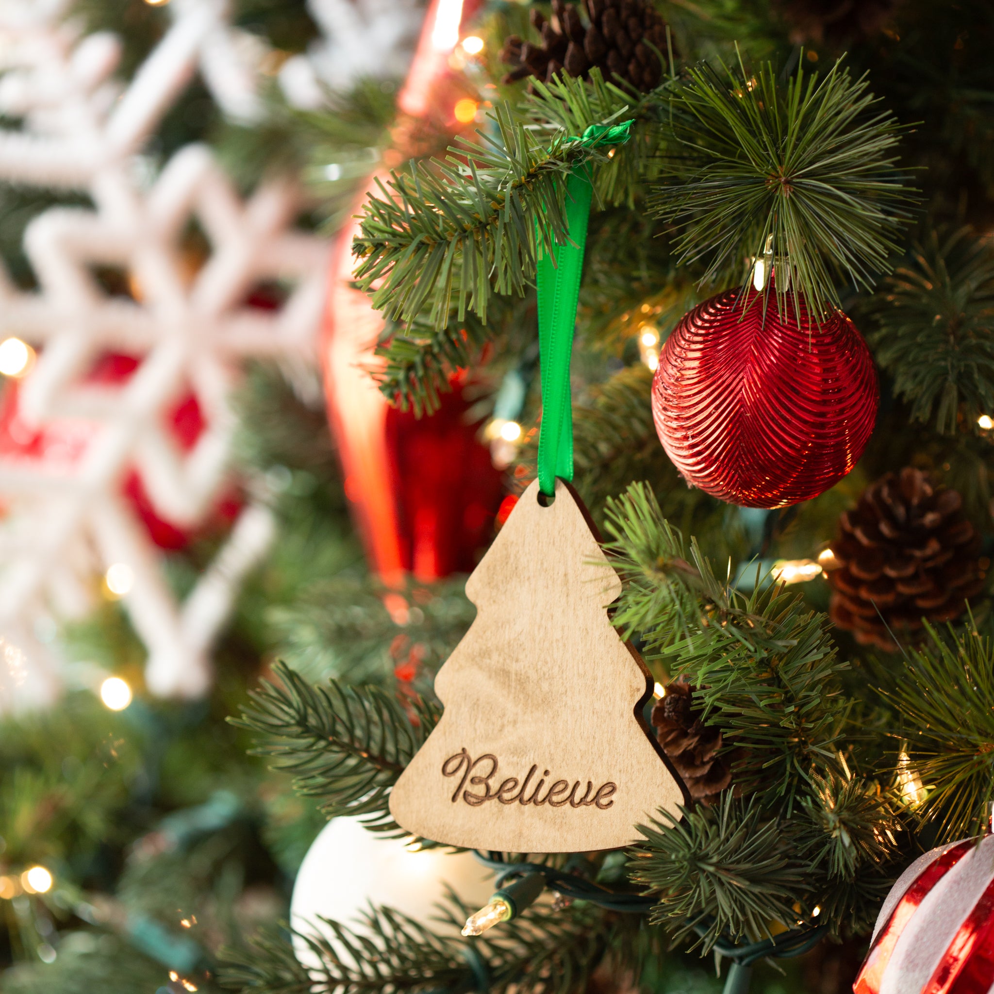 Christmas 4-Piece Wooden Ornament Set - Assorted - Image 7