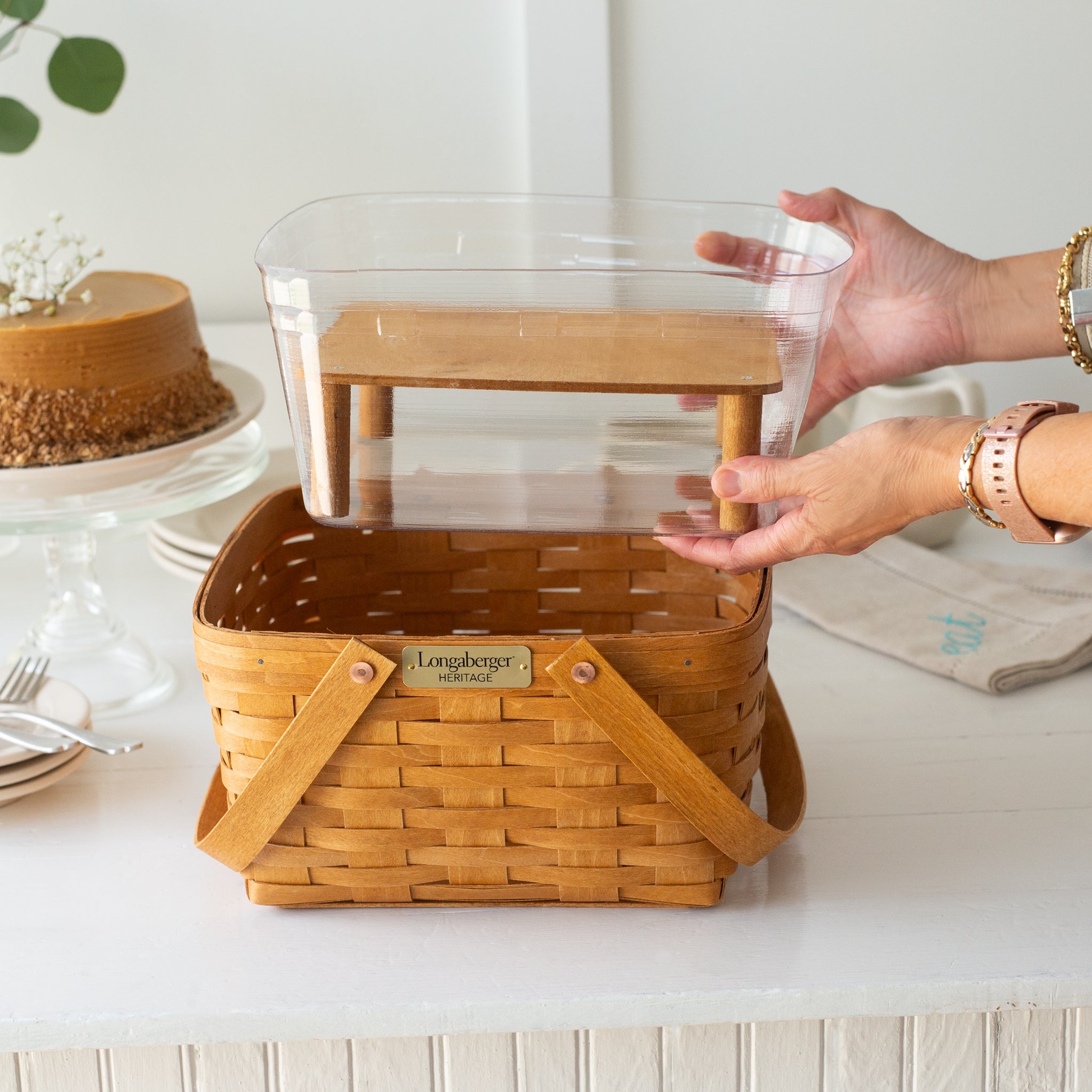 Collector's Heritage Cake Basket with Lid. Riser and Protector - Warm Brown - Image 10