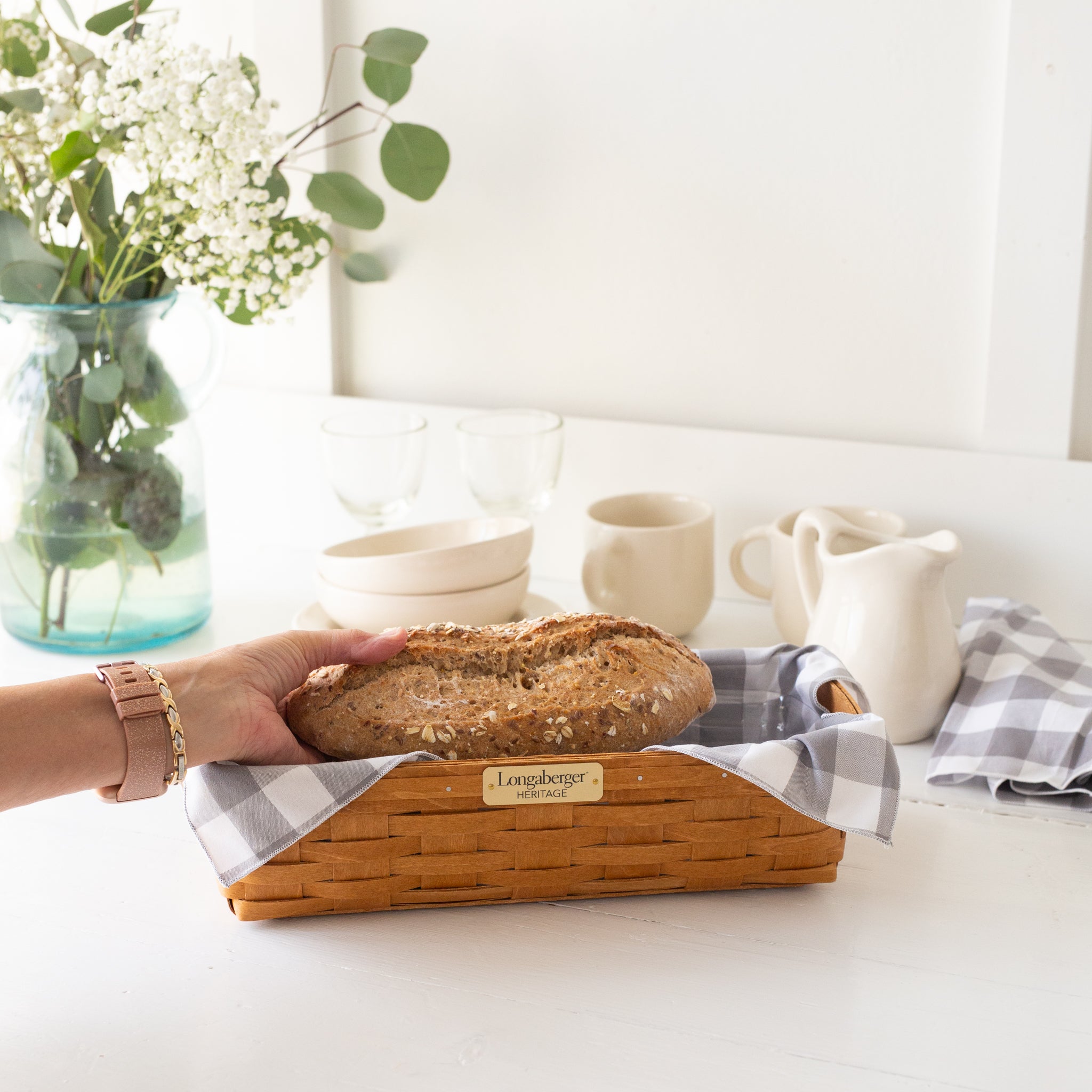 Collector's Heritage Bread Basket with Protector - Warm Brown - Image 6