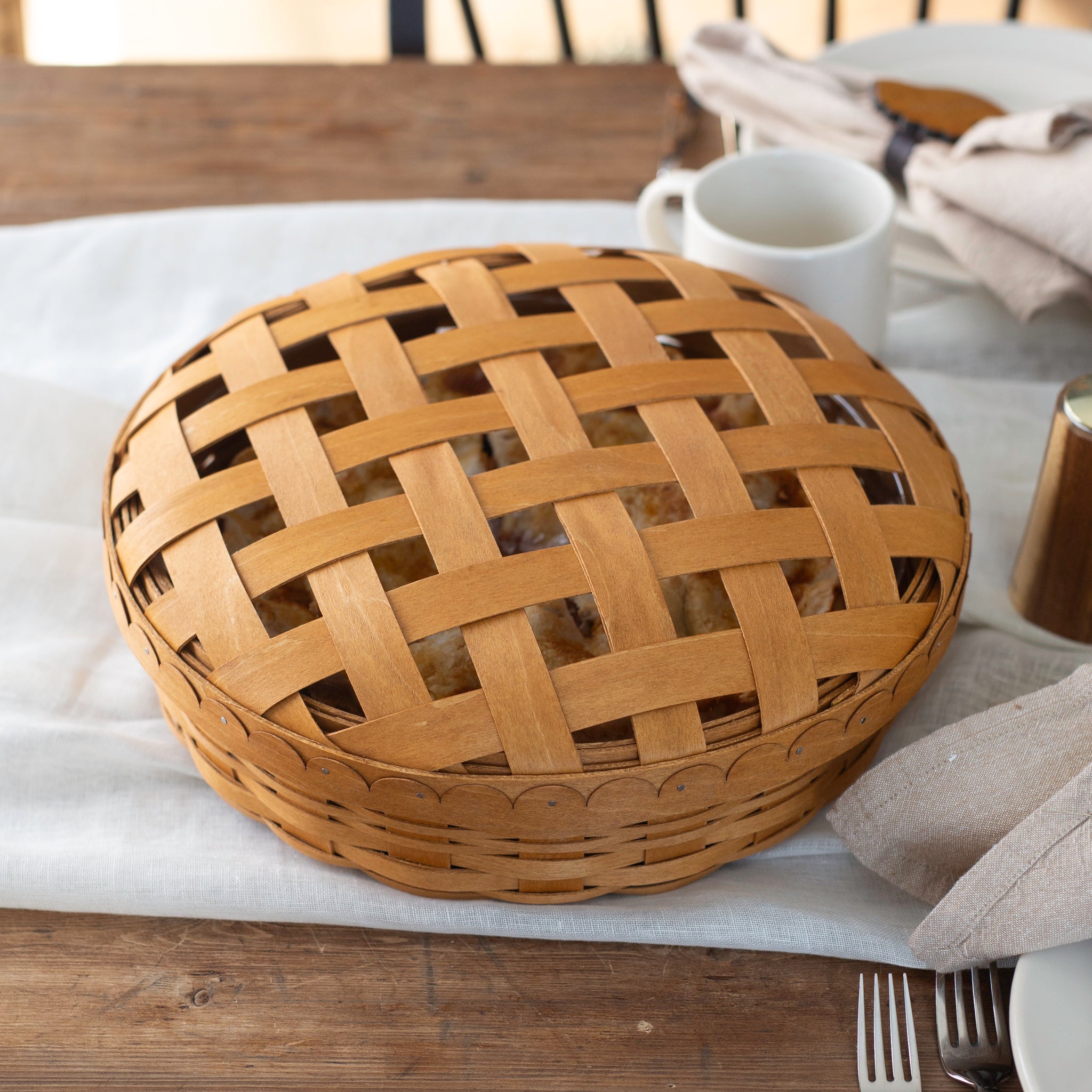 Pie Basket with Lid and Protector - Warm Brown - Image 3