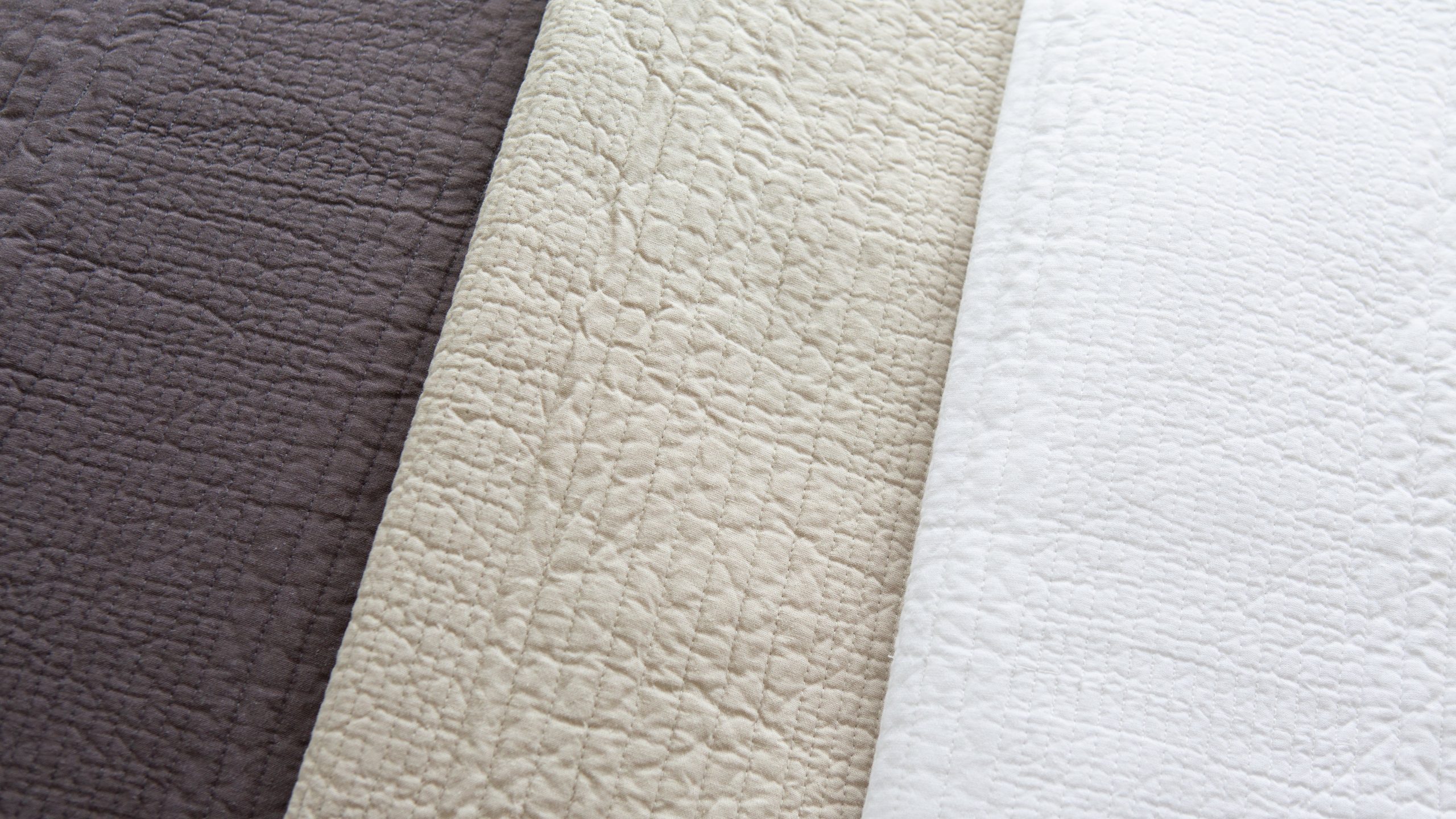 White Longaberger Quilt - Image 4