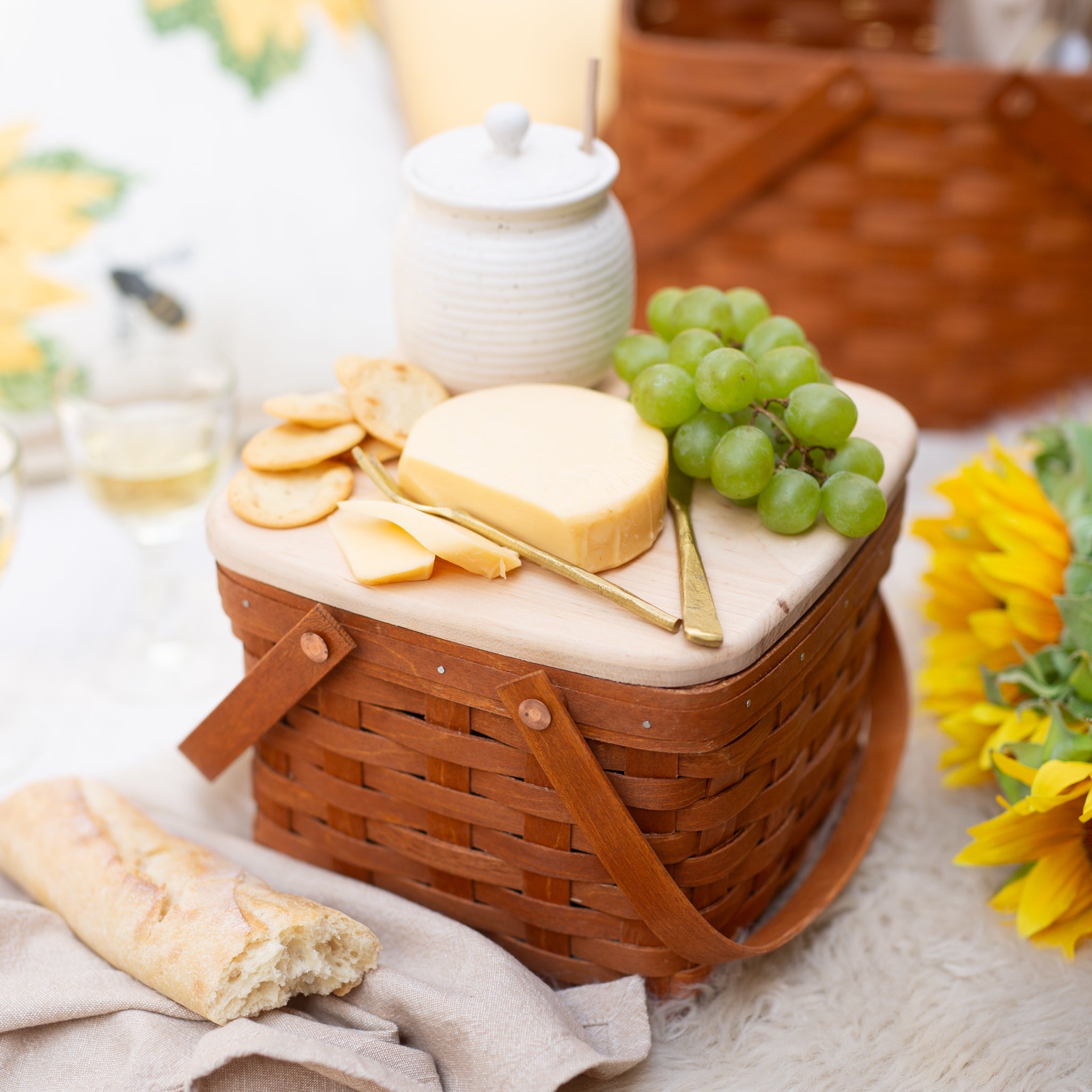 Mackinac Provision Picnic Basket with Lid and Protectors - Warm Cinnamon - Image 4