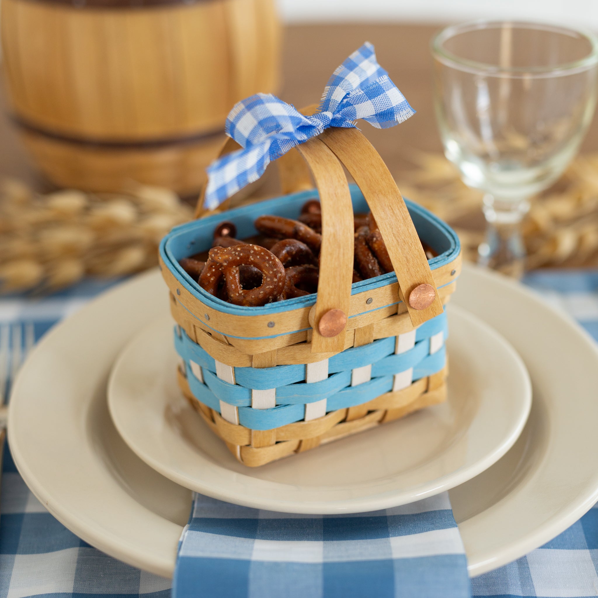 Collector's Oktoberfest 5-Piece Basket Set - Bavarian Check - Image 8