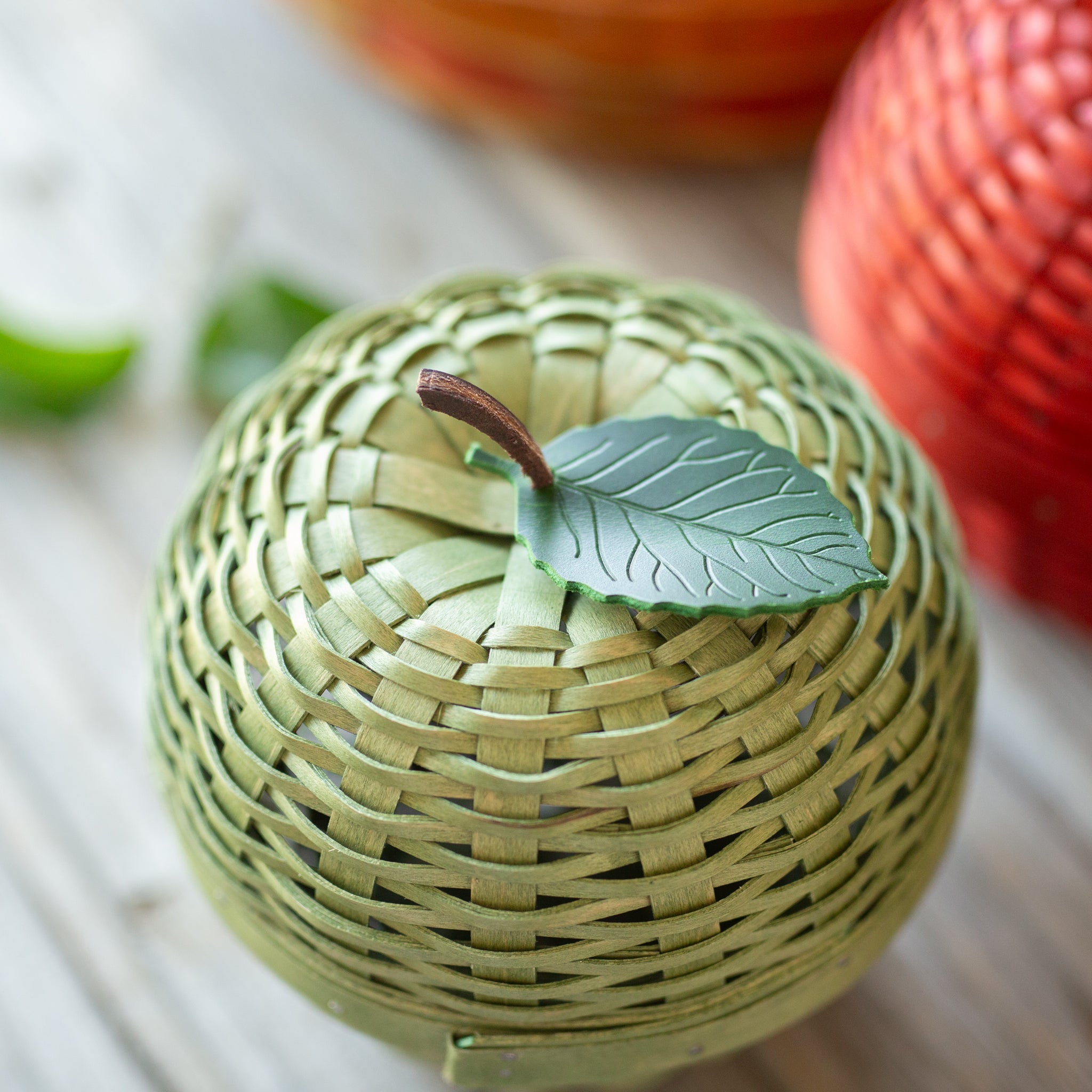 Apple Picking Small Apple with Woven Lid and Protector - Green - Image 4