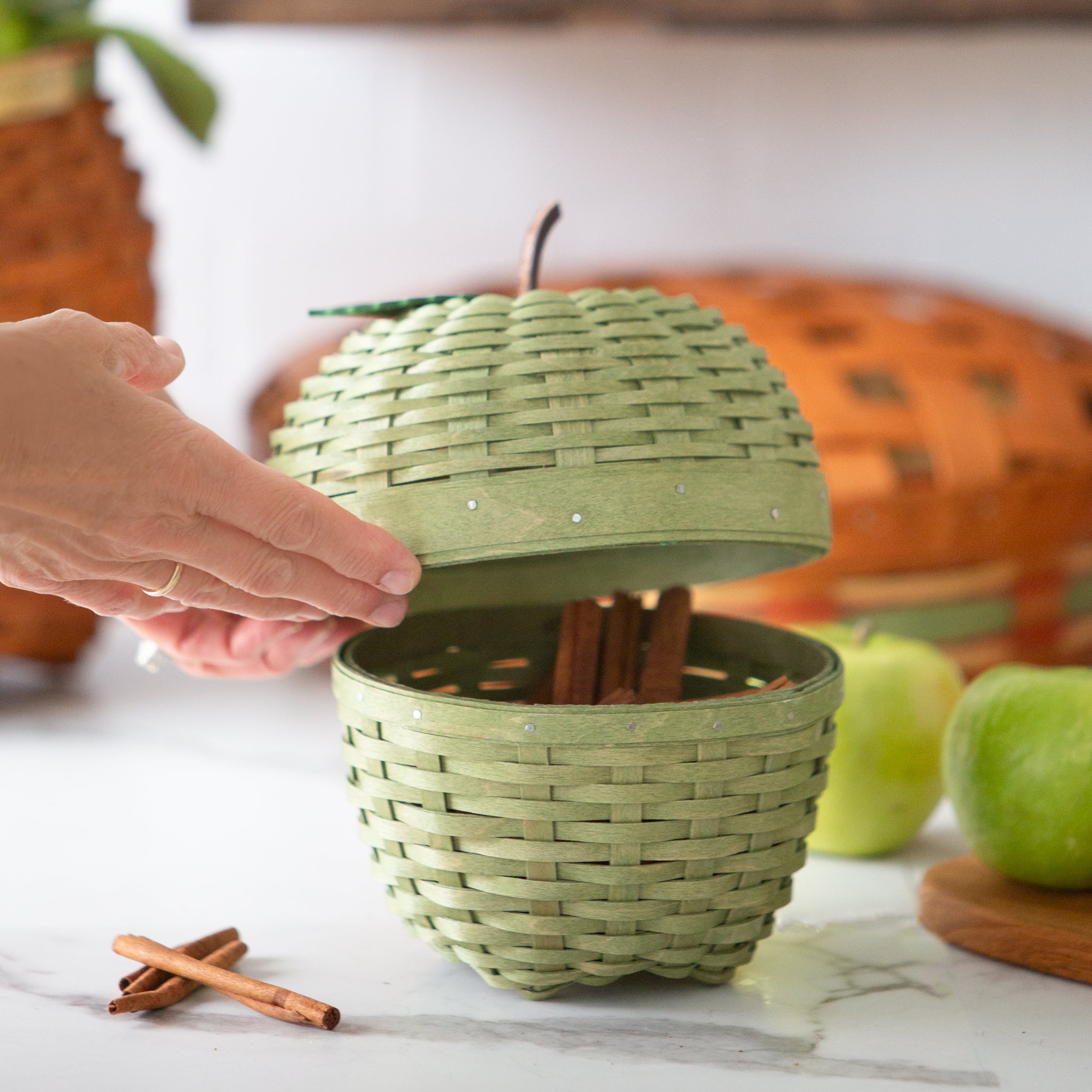 Apple Picking Small Apple with Woven Lid and Protector - Green - Image 7